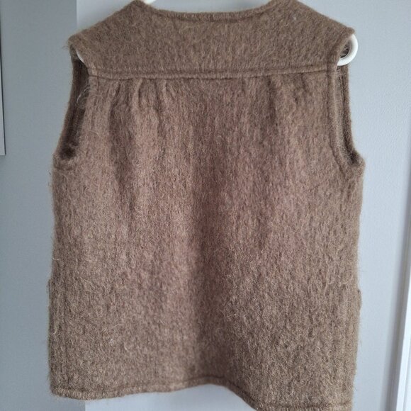 Donegal Design 100% Wool Vest with Pockets - Picture 2 of 6